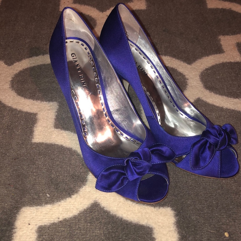 Gianni Bini purple heels